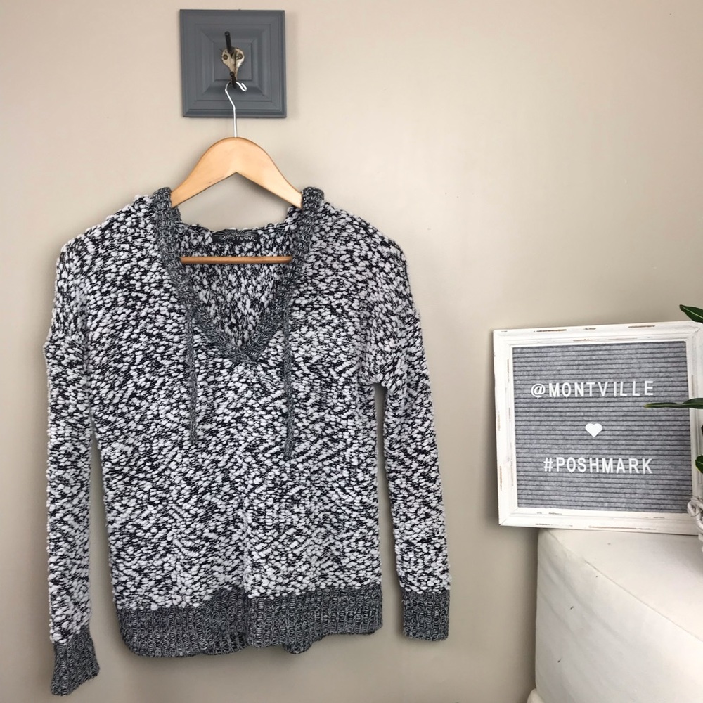 Almost Famous XS Black & White Hooded Sweater